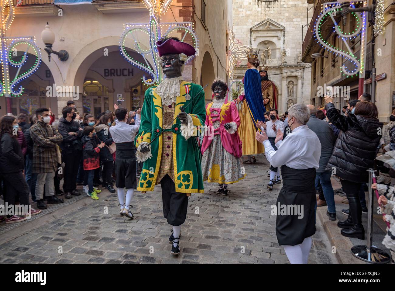 Statue of Pedro Espinosa in the Plaza de Santa Maria with a pavement cafe  and the giants arch to the rear, Antequera, Spain Stock Photo - Alamy