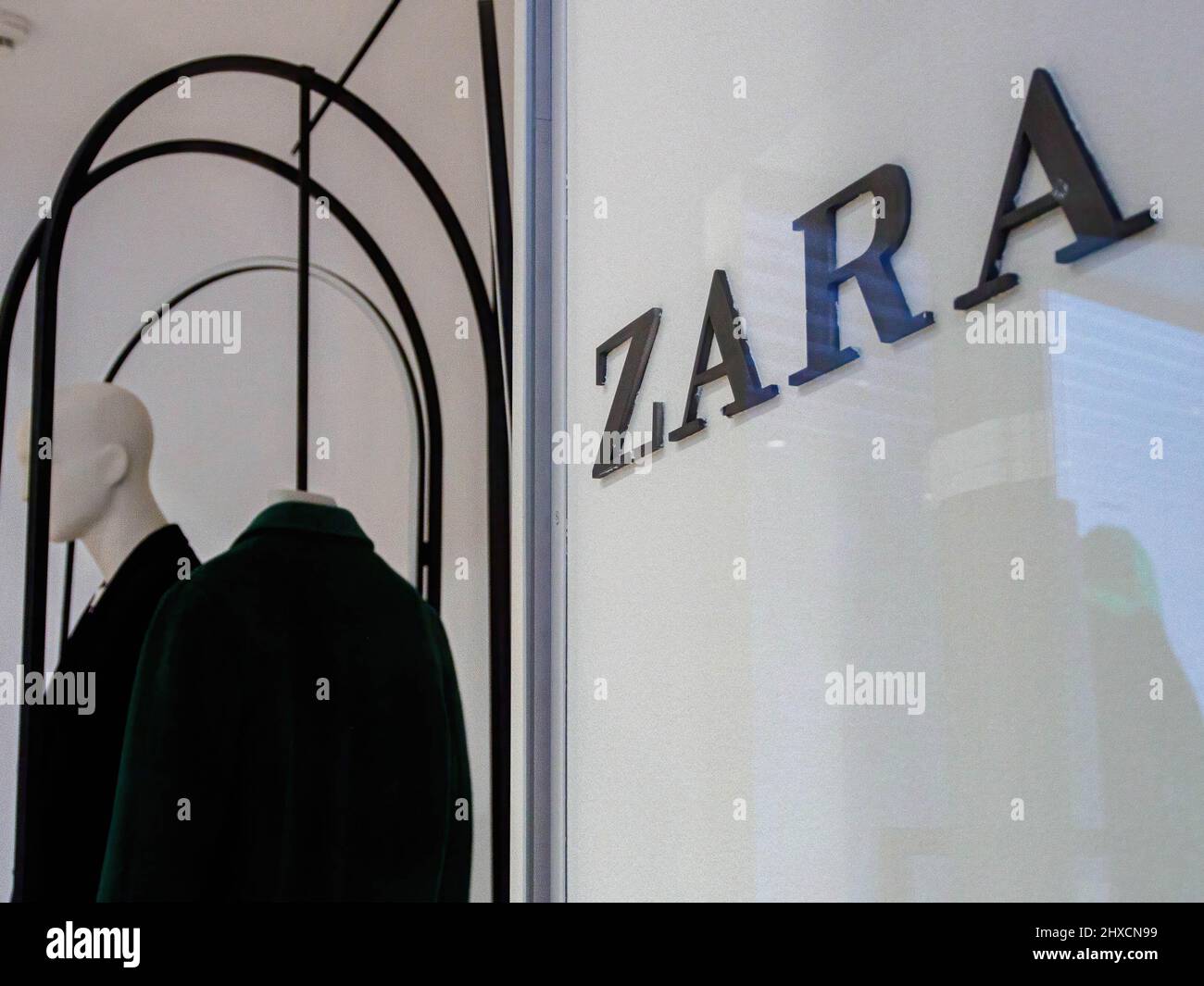 Zara lost hi-res stock photography and images - Alamy