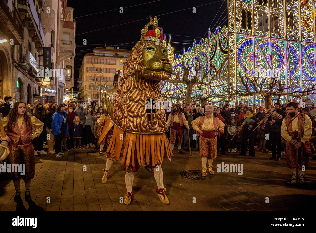 The Valls Lion in the Procession of the 2022 (2021+1) Valls Decennial Festival, in honor of the Virgin of the Candlemas in Valls (Tarragona, Spain) Stock Photo