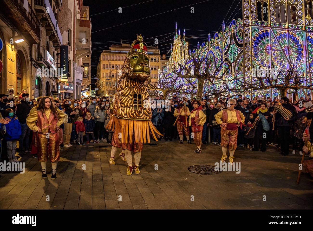 The Valls Lion in the Procession of the 2022 (2021+1) Valls Decennial Festival, in honor of the Virgin of the Candlemas in Valls (Tarragona, Spain) Stock Photo