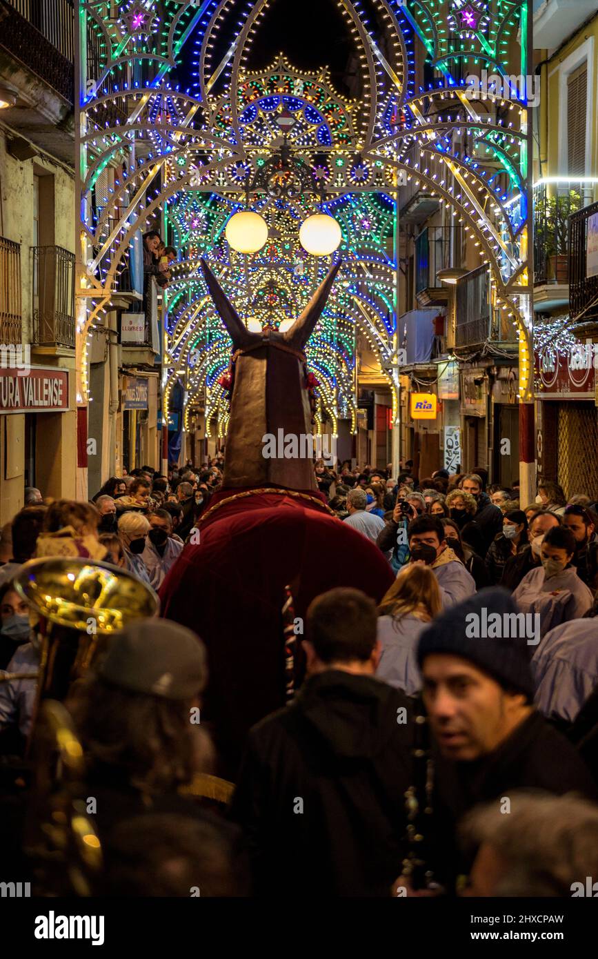 The Valls Mule in the Procession of the 2022 Valls Decennial Festival, in honor of the Virgin of the Candlemas in Valls (Tarragona, Catalonia, Spain) Stock Photo