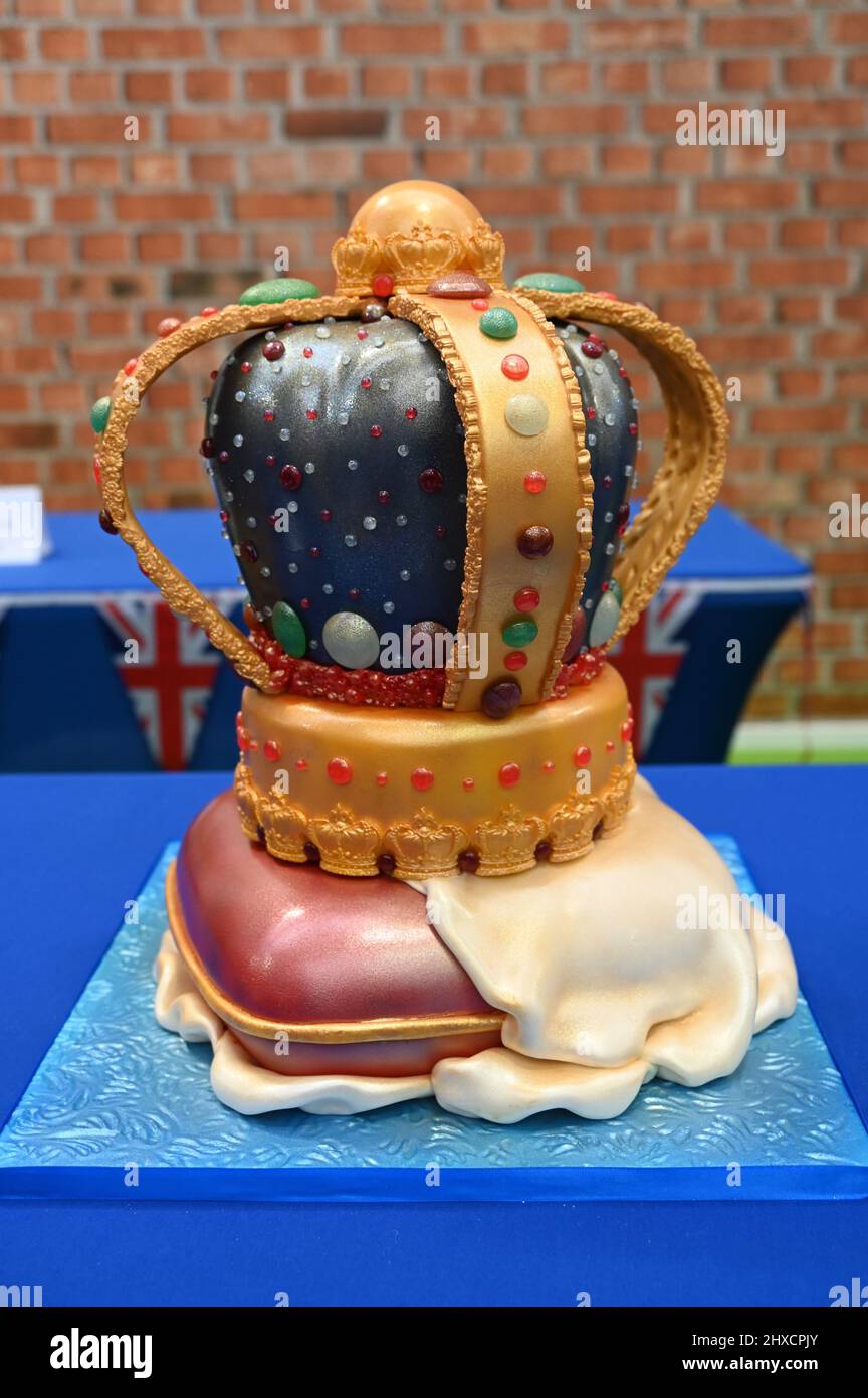 London, UK. 11th Mar 2022. 'The Crown' by Stephen Liew. 2nd Place. Queen's Platinum Jubilee Cake Competition, Ideal Home Show in partnership with NatWest opened today, Olympia, Kensington. Credit: michael melia/Alamy Live News Stock Photo