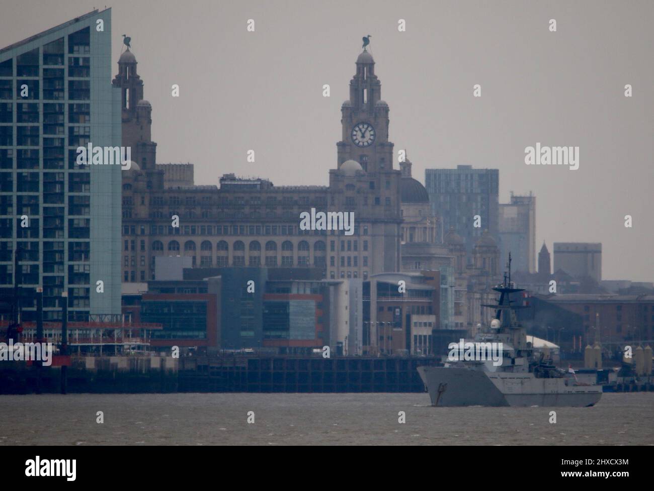 HMS Tyne leaving Liverpool hms tyne Stock Photo Alamy