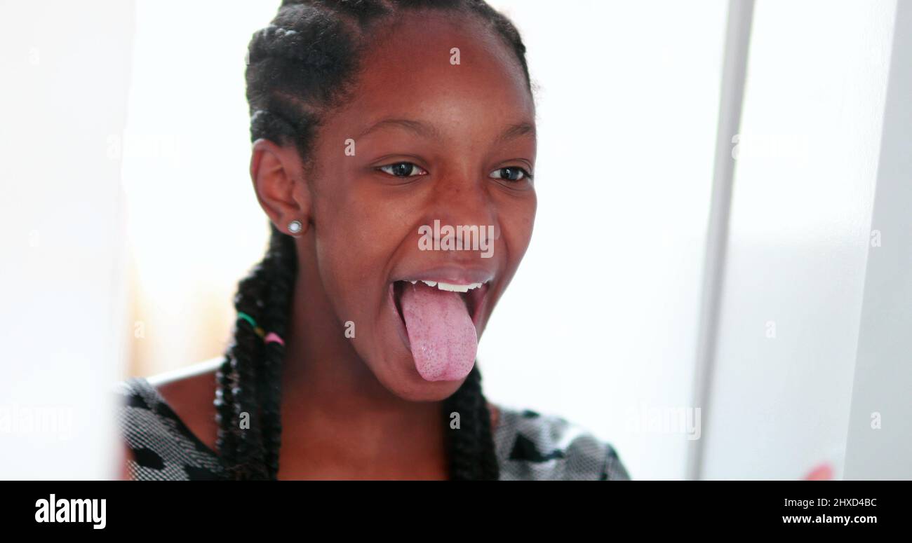 Page 5 - Puberty Girl Mirror High Resolution Stock Photography and Images -  Alamy