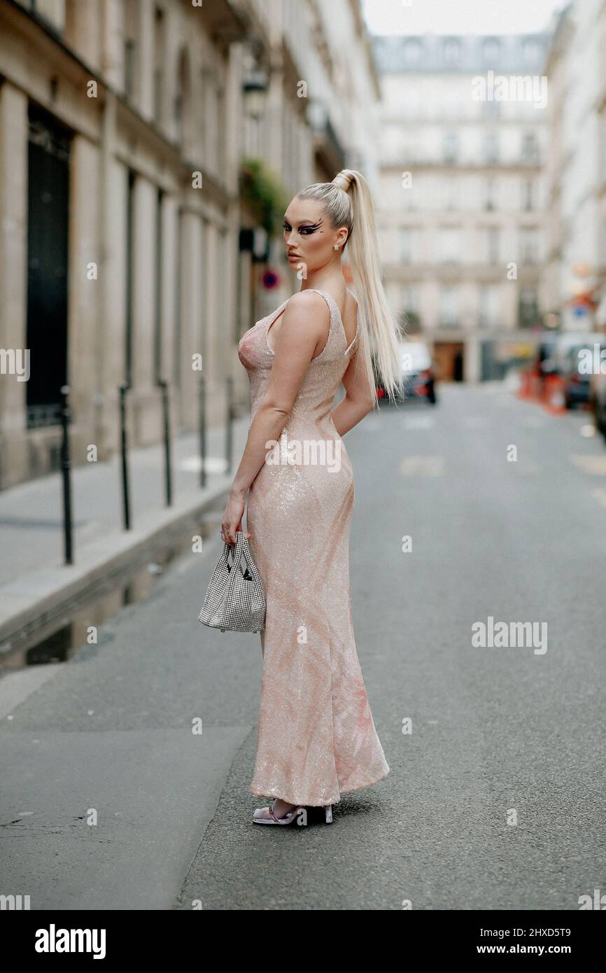 Street style, Meredith Duxbury arriving at Koche Fall-Winter 2022-2023