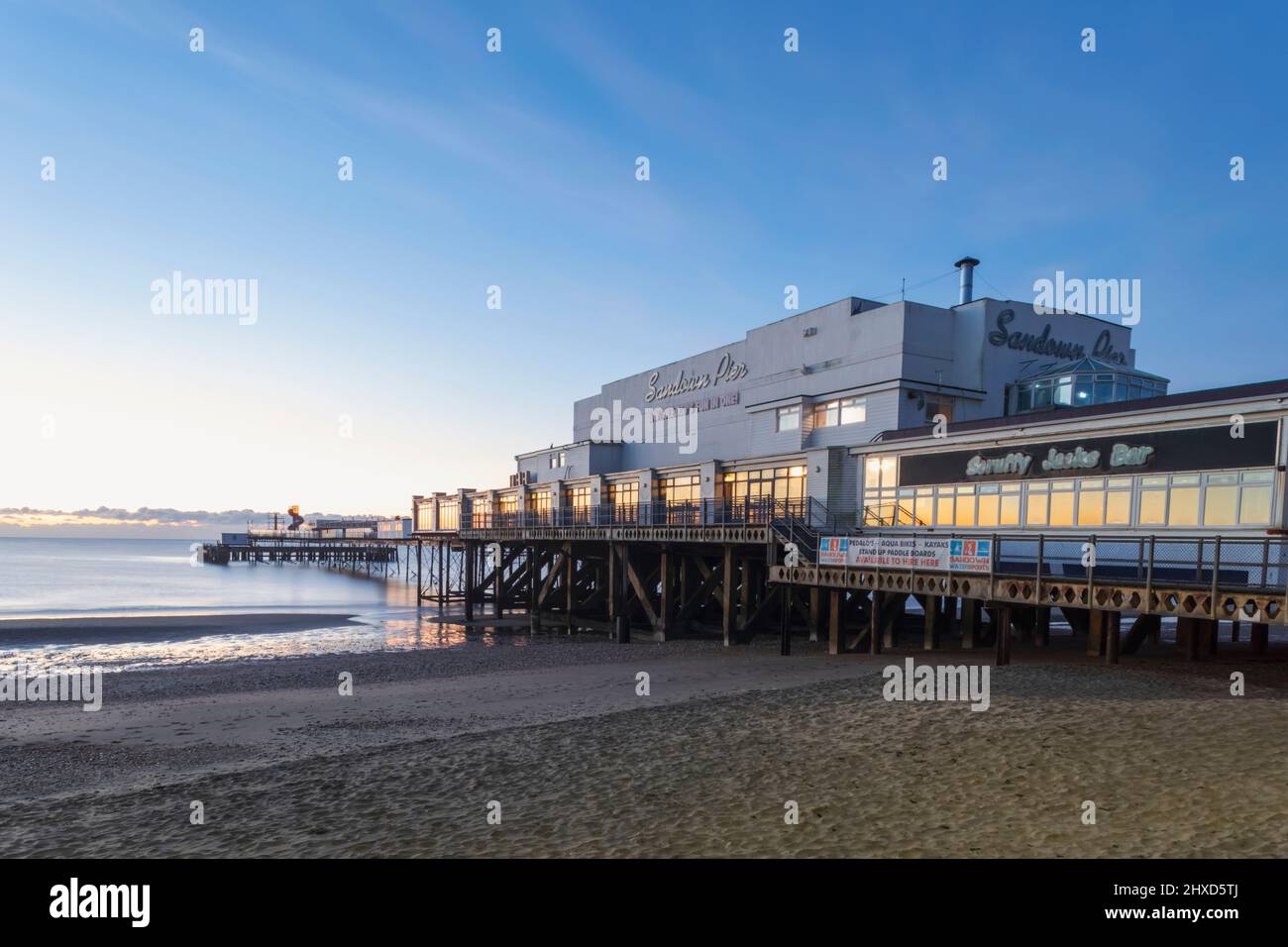 England, Isle of Wight, Sandown, Sandown Beach and Pier Stock Photo Alamy
