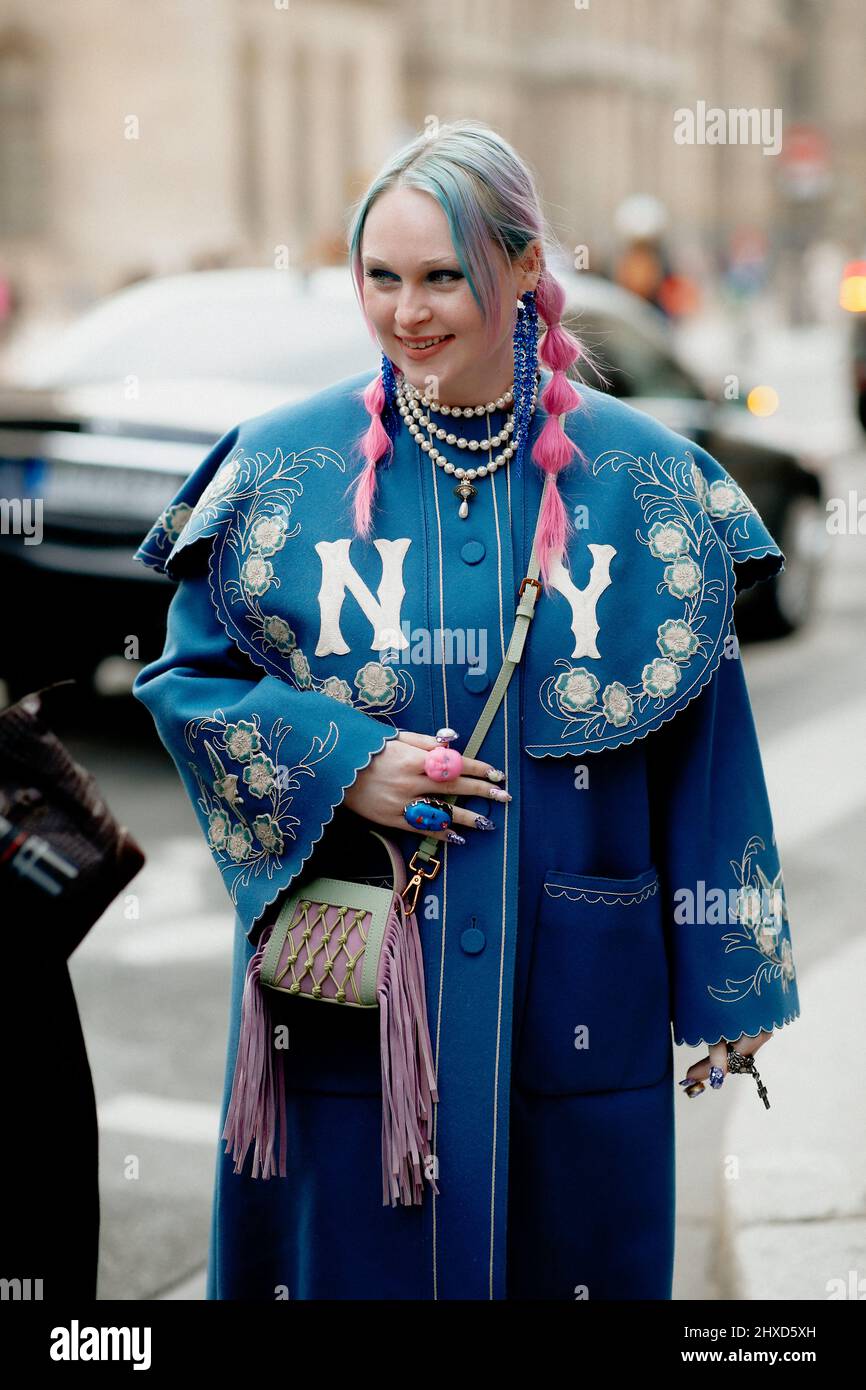 Street style, Kristen Bateman arriving at Ottolinger Fall-Winter 2022