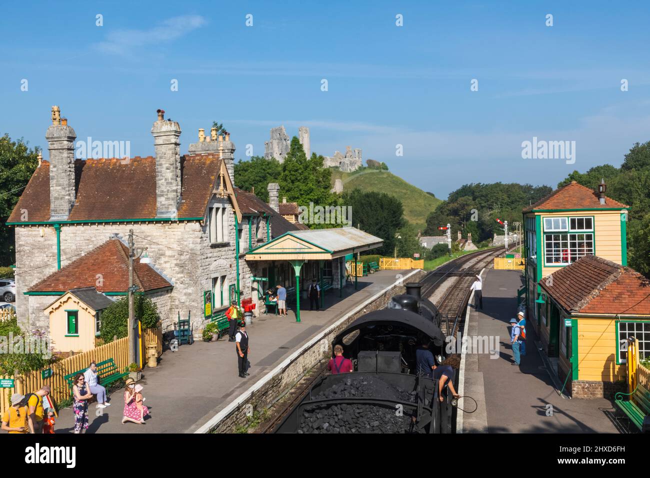 England, Dorset, Isle of Purbeck, Corfe Castle, The Historic Railway Station and Steam Train Stock Photo