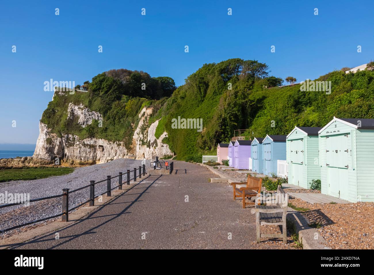 England, Kent, St.Margarets Bay, Beach and Beach Huts Stock Photo Alamy
