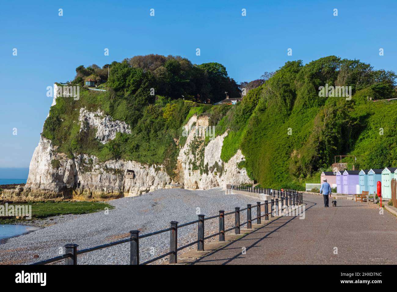 England, Kent, St.Margarets Bay, Beach and Beach Huts Stock Photo Alamy