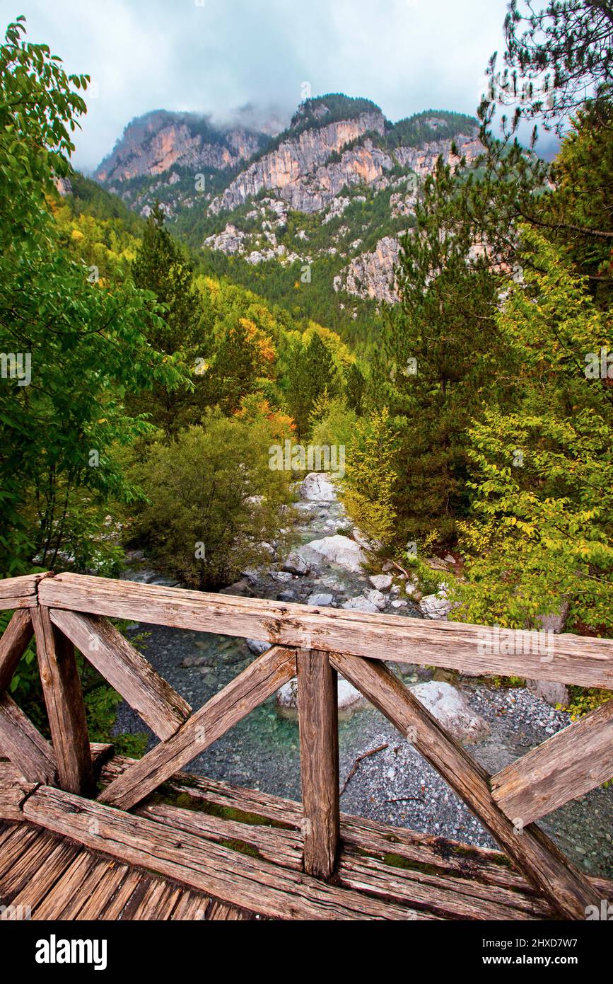 valley-of-the-gods-hi-res-stock-photography-and-images-alamy