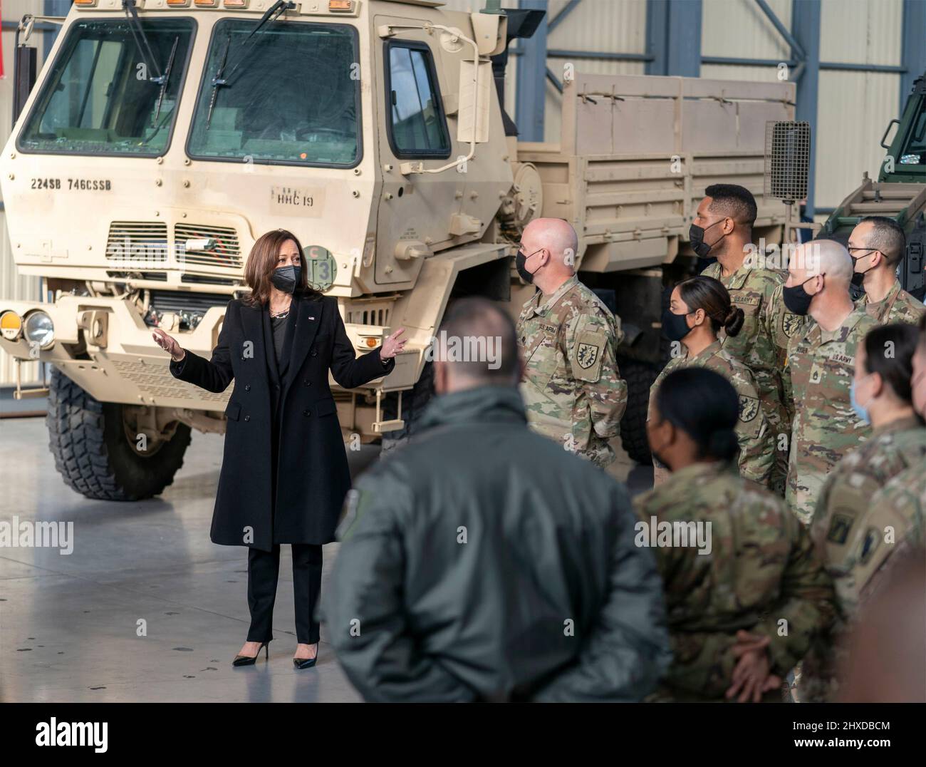 Warsaw, Poland. 11th Mar, 2022. U.S Vice President Kamala Harris, meets with U.S. and Polish service members before departing for Romania at Warsaw Chopin International Airport, March 11, 2022 in Warsaw, Poland. Harris is in Poland to discuss the Ukraine crisis with NATO allies. Credit: Lawrence Jackson/White House Photo/Alamy Live News Stock Photo