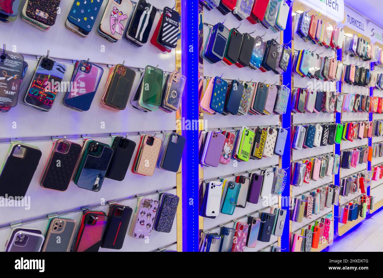 Mobile phone cases shop hi-res stock photography and images - Alamy