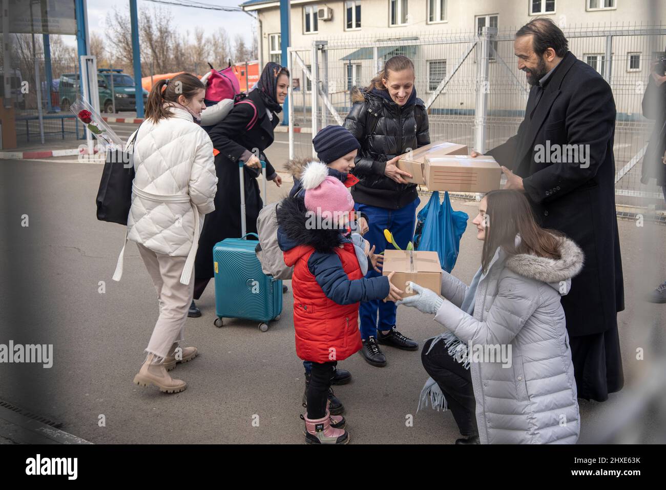 Ukraine, Ukraine. 9th Mar, 2022. Many associations give away a kit of basic necessities to refugees who have just entered Romania (Credit Image: © Federico Neri/Pacific Press via ZUMA Press Wire) Stock Photo