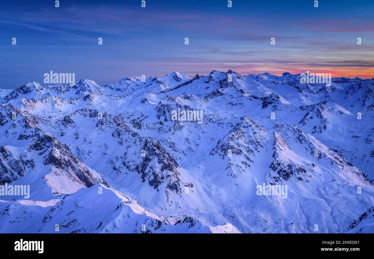 Winter sunset from the Pic du Midi de Bigorre observatory (Pyrenees, France) ESP: Atardecer de invierno desde el observatorio del Pic du Midi Pirineos Stock Photo