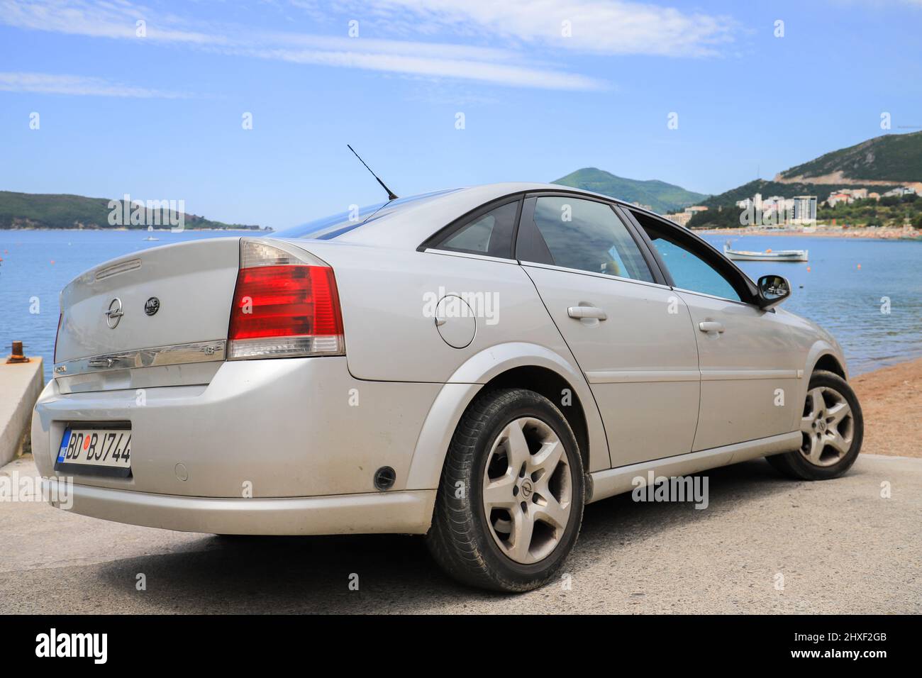 Opel vectra hi-res stock photography and images - Alamy