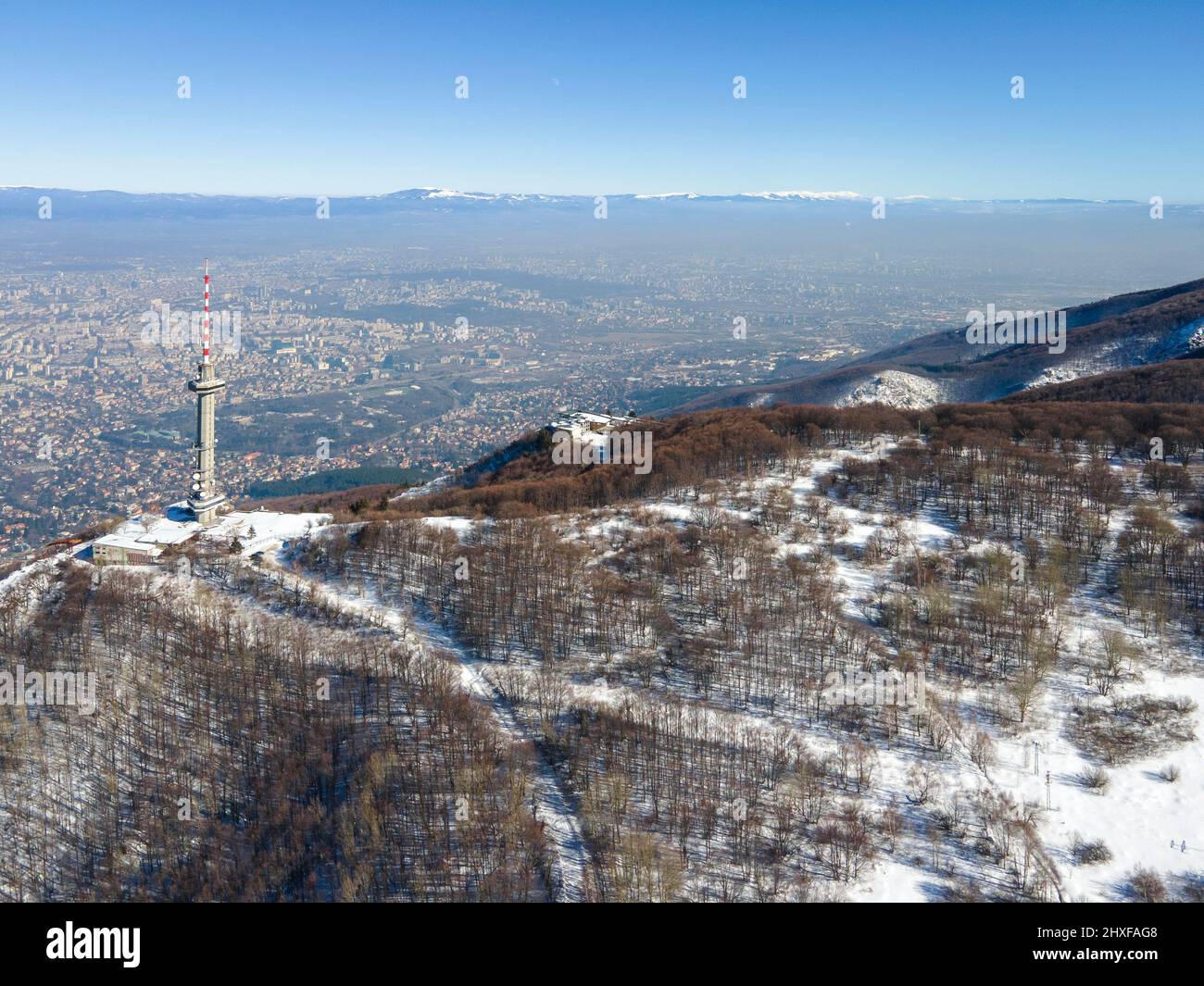 Aerial Winter view of Vitosha Mountain at Kopitoto area, Sofia City ...
