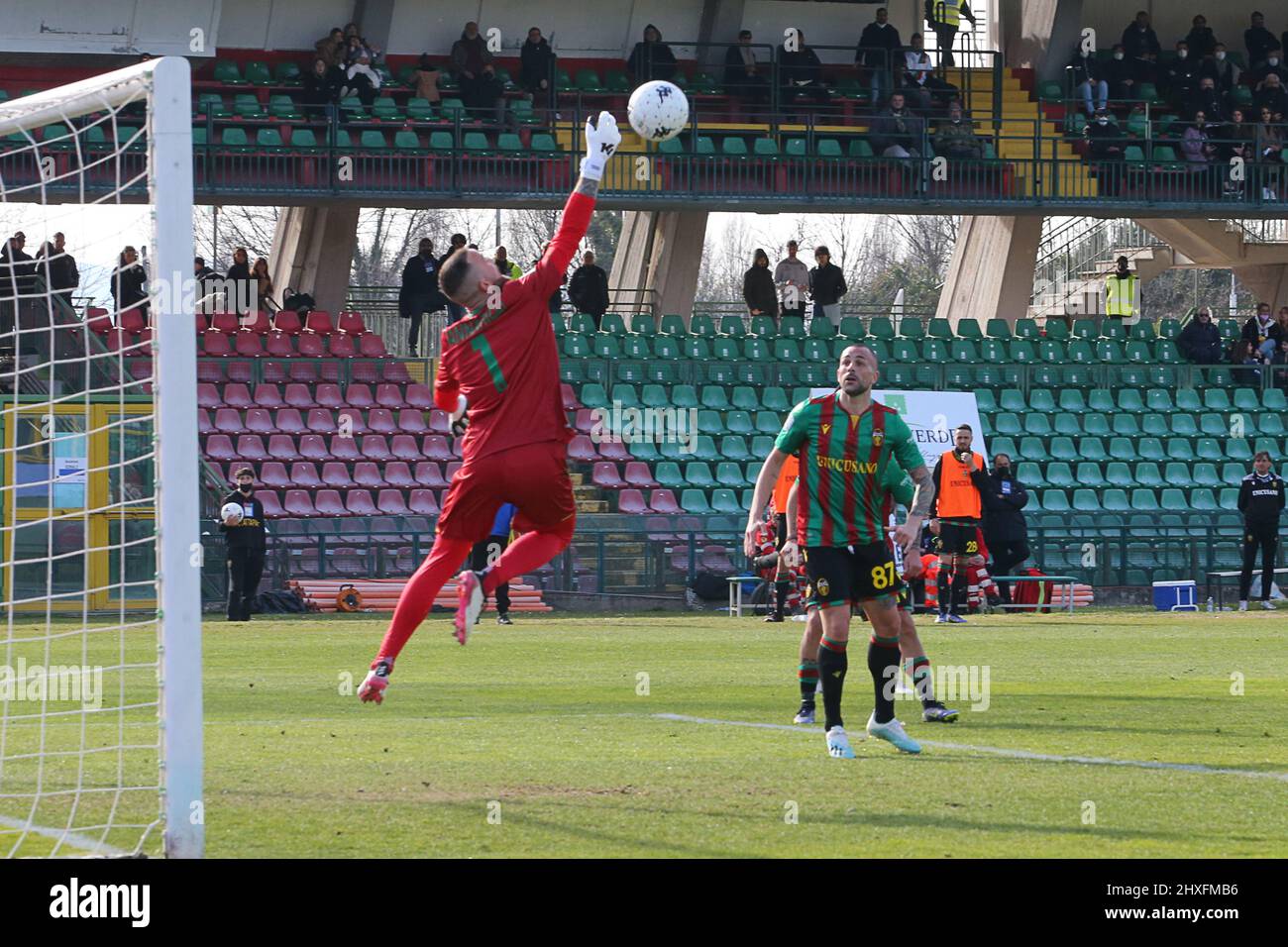 Stadio Libero Liberati, Terni, Italy, March 12, 2022, Iannarilli Antoiny  (Ternana) save during Ternana Calcio vs Cosenza Calcio - Italian soccer  Serie B match Stock Photo - Alamy