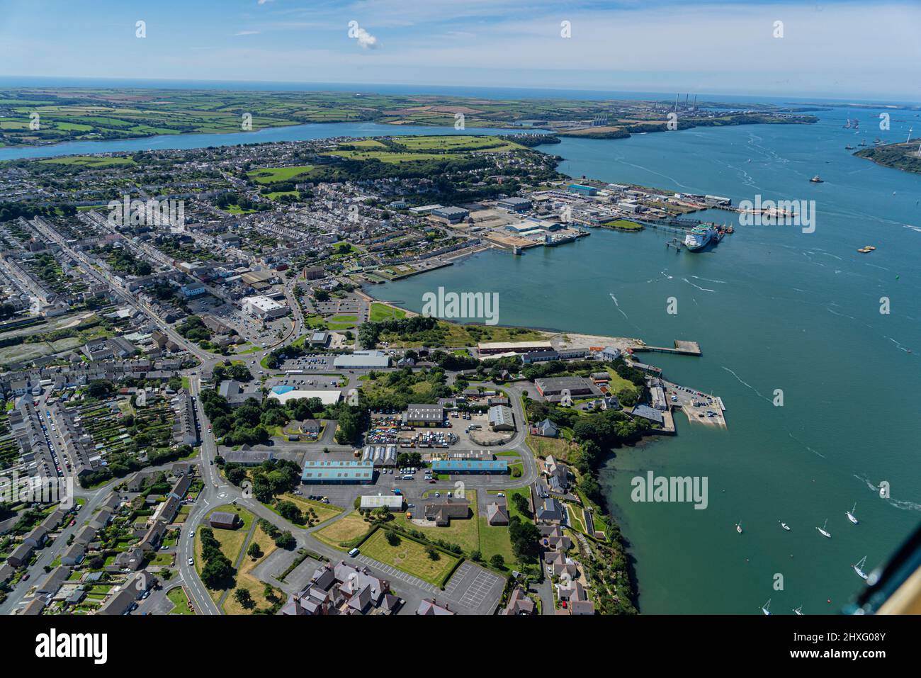 Valero energy pembroke hires stock photography and images Alamy