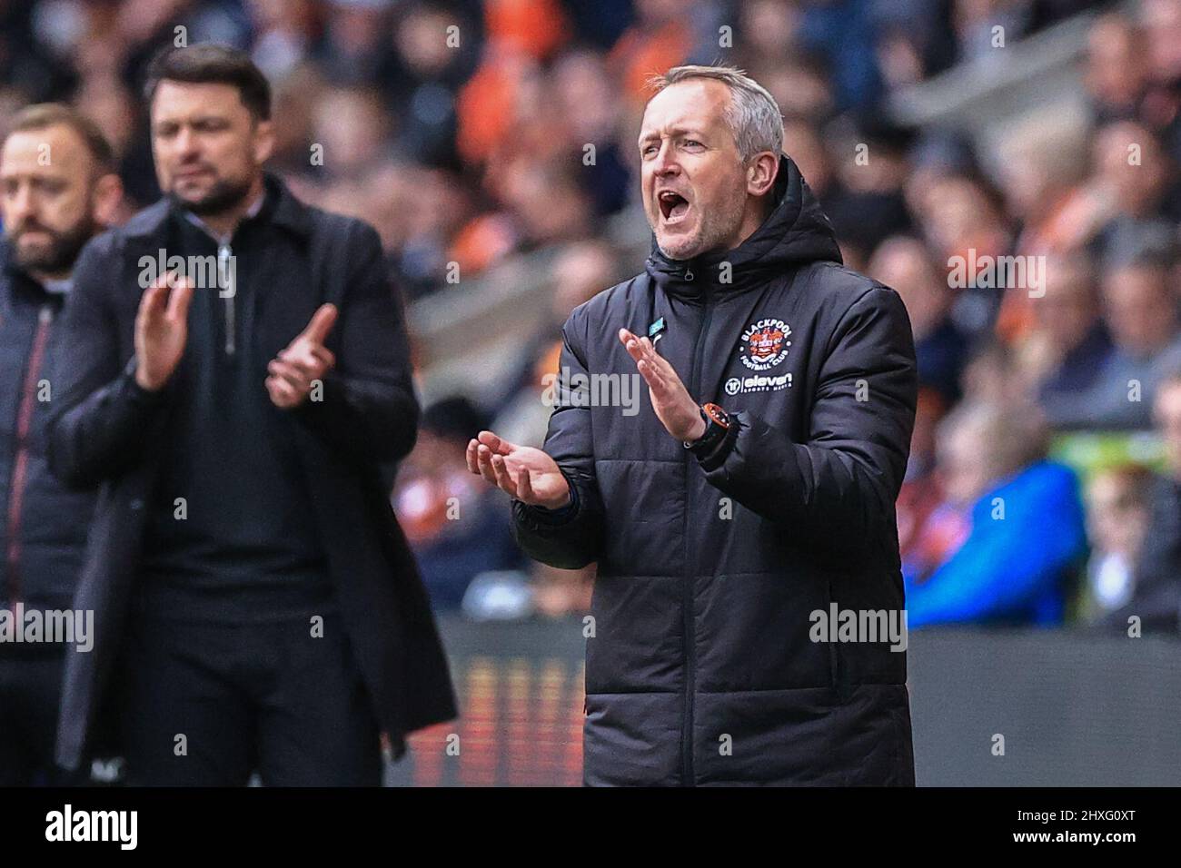 Neil Critchley head coach of Blackpool applauds his players Stock Photo ...