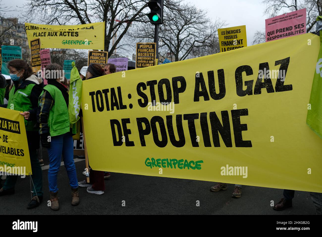 March for the climate in Paris gathered about 8000 people between 'nation'and 'republic'. The slogan put the ecology in the center of the presidential Stock Photo