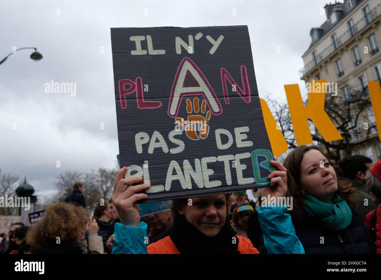 March for the climate in Paris gathered about 8000 people between 'nation'and 'republic'. The slogan put the ecology in the center of the presidential Stock Photo