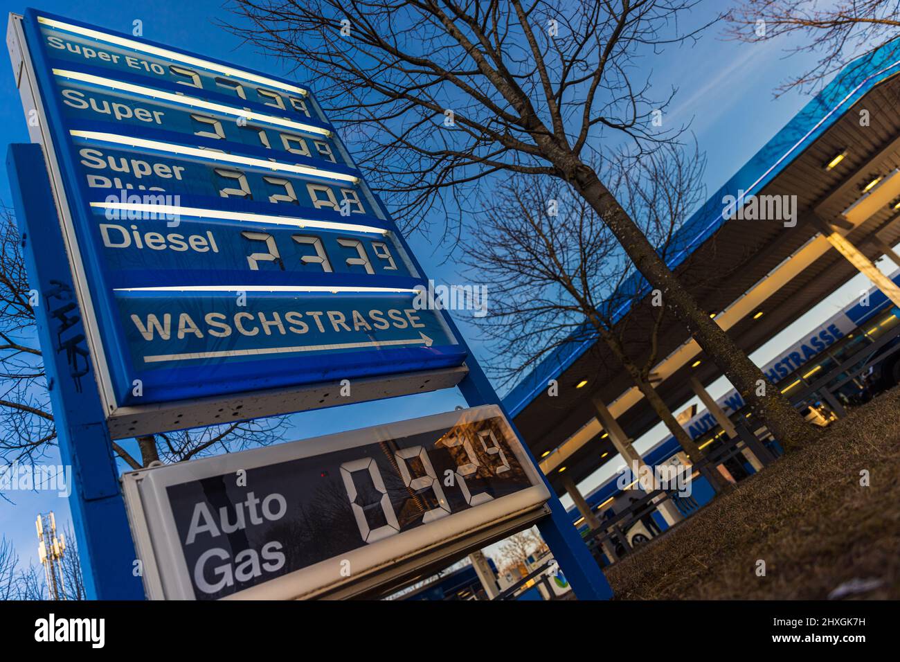 Petrol station indicator hires stock photography and images Alamy