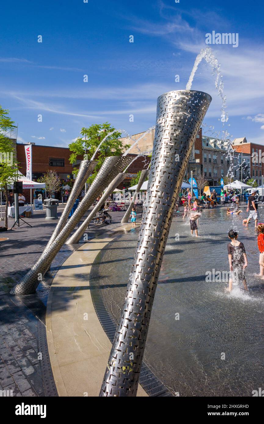 Guelph City Hall splash pad Stock Photo Alamy