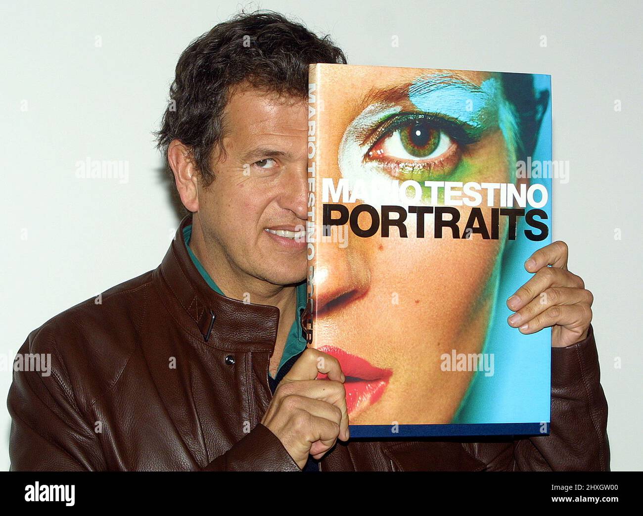 Top fashion and portrait photographer Mario Testino Stock Photo - Alamy