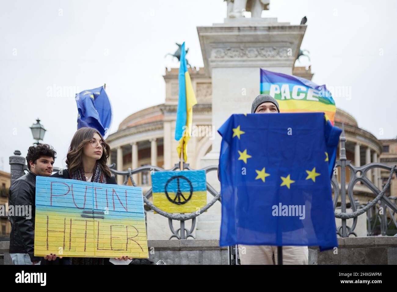 Palermo, Sicily, Italy. 12th Mar, 2022. Palermo joins 'City with Ukraine'', promoted by Eurocities.Present in piazza Ruggero Settimo were Leoluca Orlando, Mayor of Palermo, Pina Picierno, vice president of the European Parliament, and Viktoriya Prokopovych, delegate of Ukrainian Consulate and President of Associazione Forum Ucraina from Palermo.The initiative proposes support for Ukrainian people, condemnation of Putin's military aggression and confirmation of the values ''‹''‹of the European Union. (Credit Image: © Victoria Herranz/ZUMA Press Wire) Stock Photo