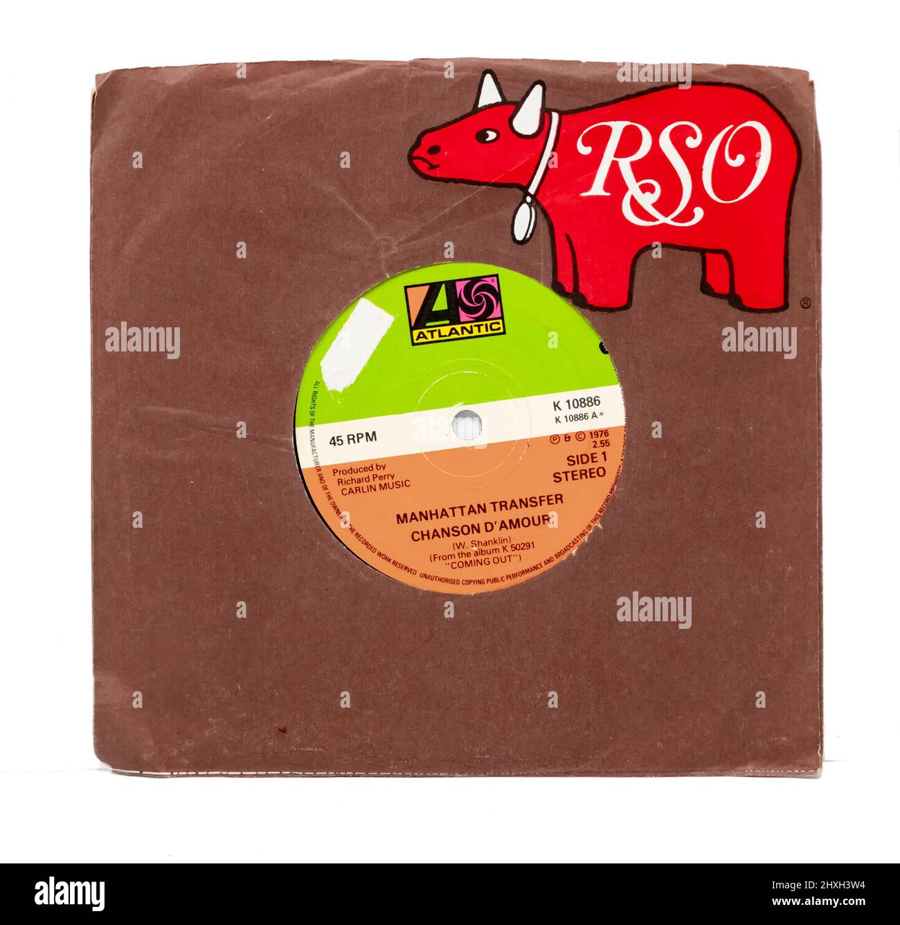 vinyl 45rpm single of chanson d'amour by Manhattan transfer in paper sleeve with RSO record label logo from 1976 Stock Photo