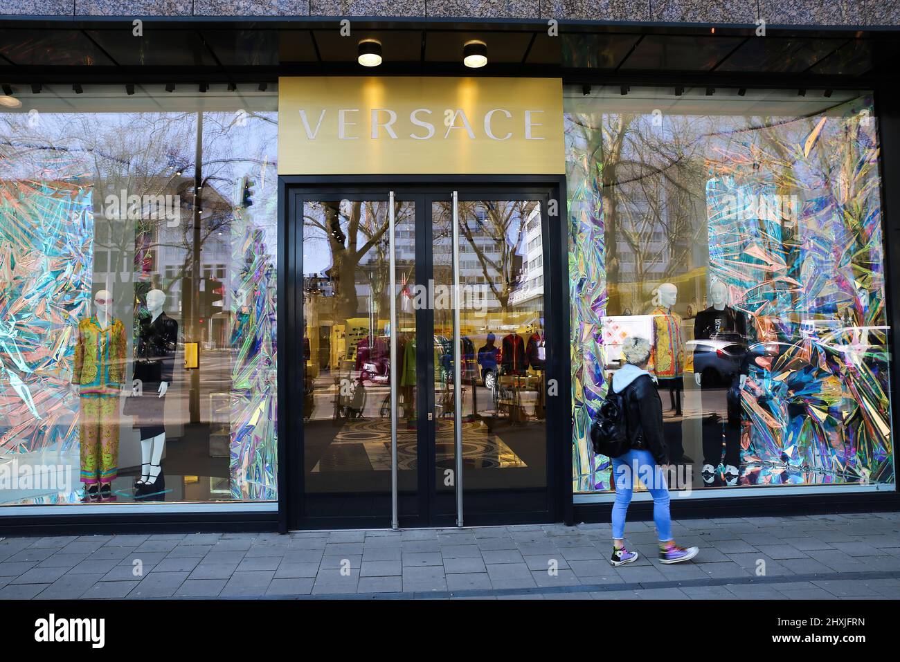 Versace store hi-res stock photography and images - Page 6 - Alamy