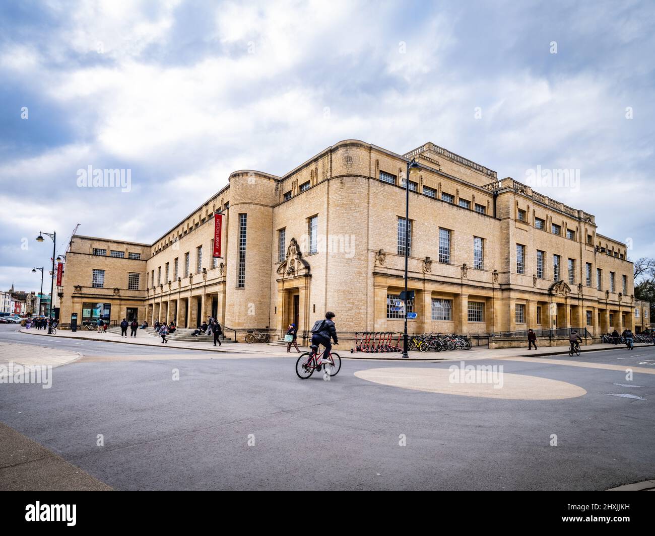 The Weston Library on the corner of Broad Street and Parks Street in the centre of Oxford. The Weston Library is the home of the Bodleian Libraries sp Stock Photo