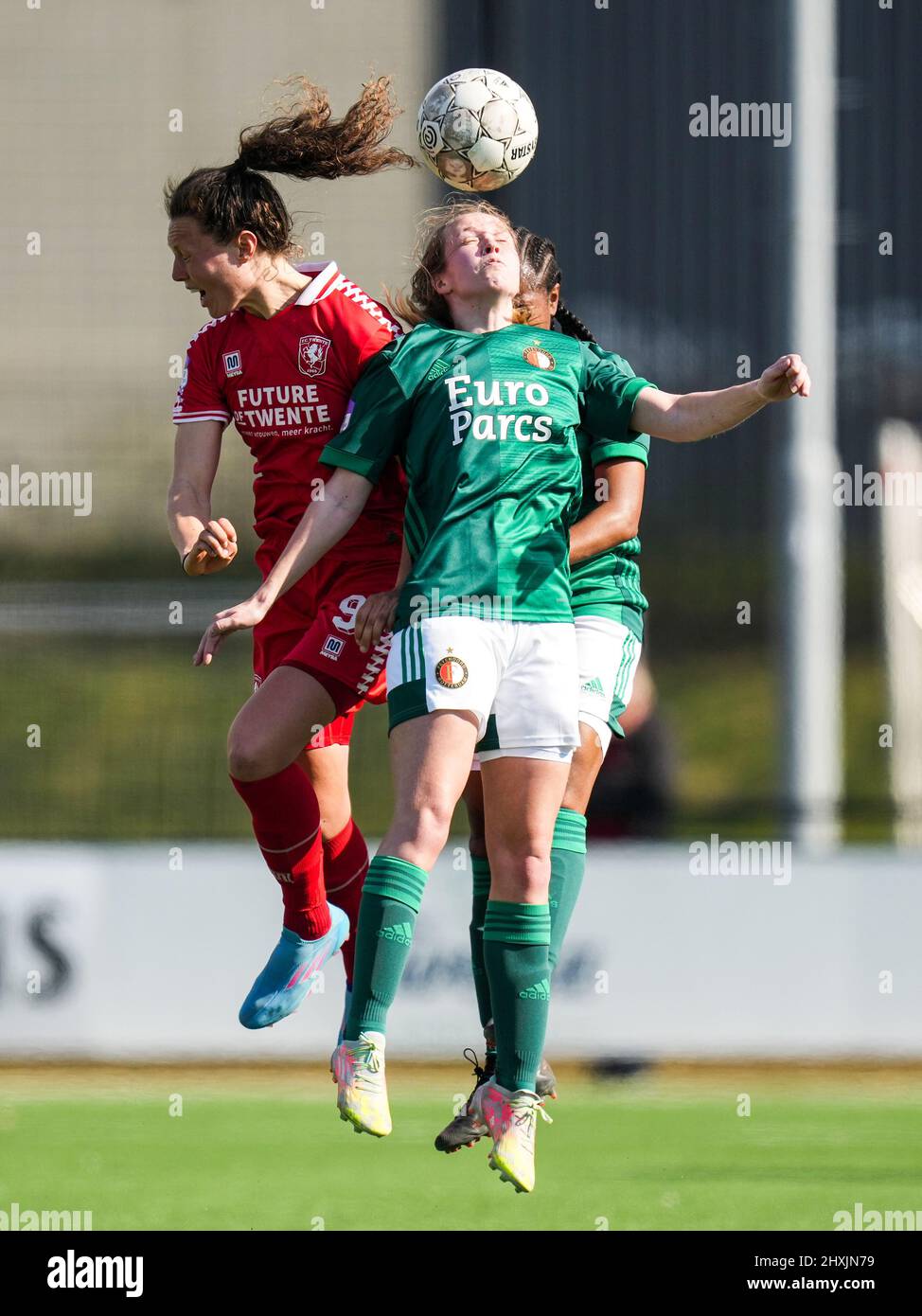 Enschede - Fenna Kalma of FC Twente Vrouwen, Manique de Vette of Feyenoord V1 during the match between FC Twente V1 v Feyenoord V1 at Sportcampus Diekman on 13 March 2022 in Enschede, Netherlands. (Box to Box Pictures/Yannick Verhoeven) Stock Photo