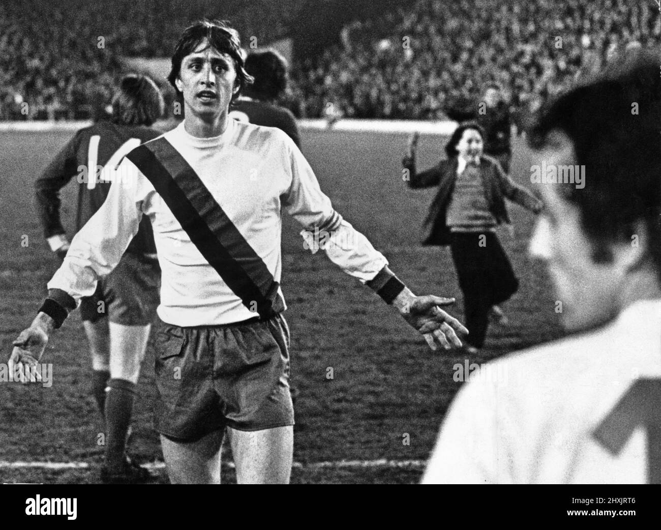 SOCCER - INTERNATIONAL Johann Cruyff Barcelona 01 Feb 1975 Old Football