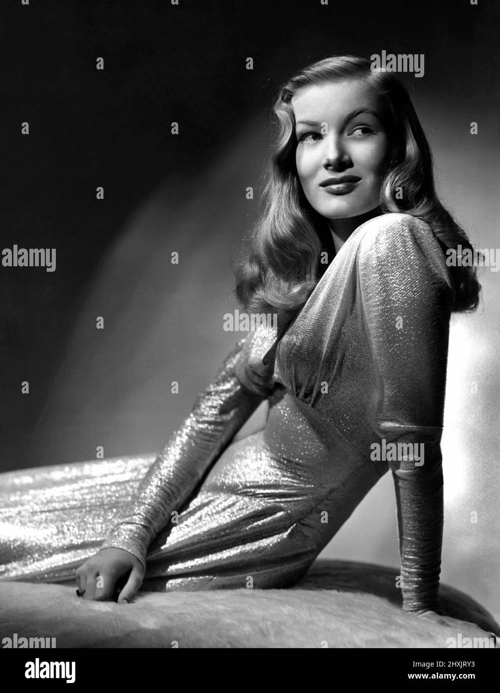 VERONICA LAKE in THIS GUN FOR HIRE (1942), directed by FRANK TUTTLE ...