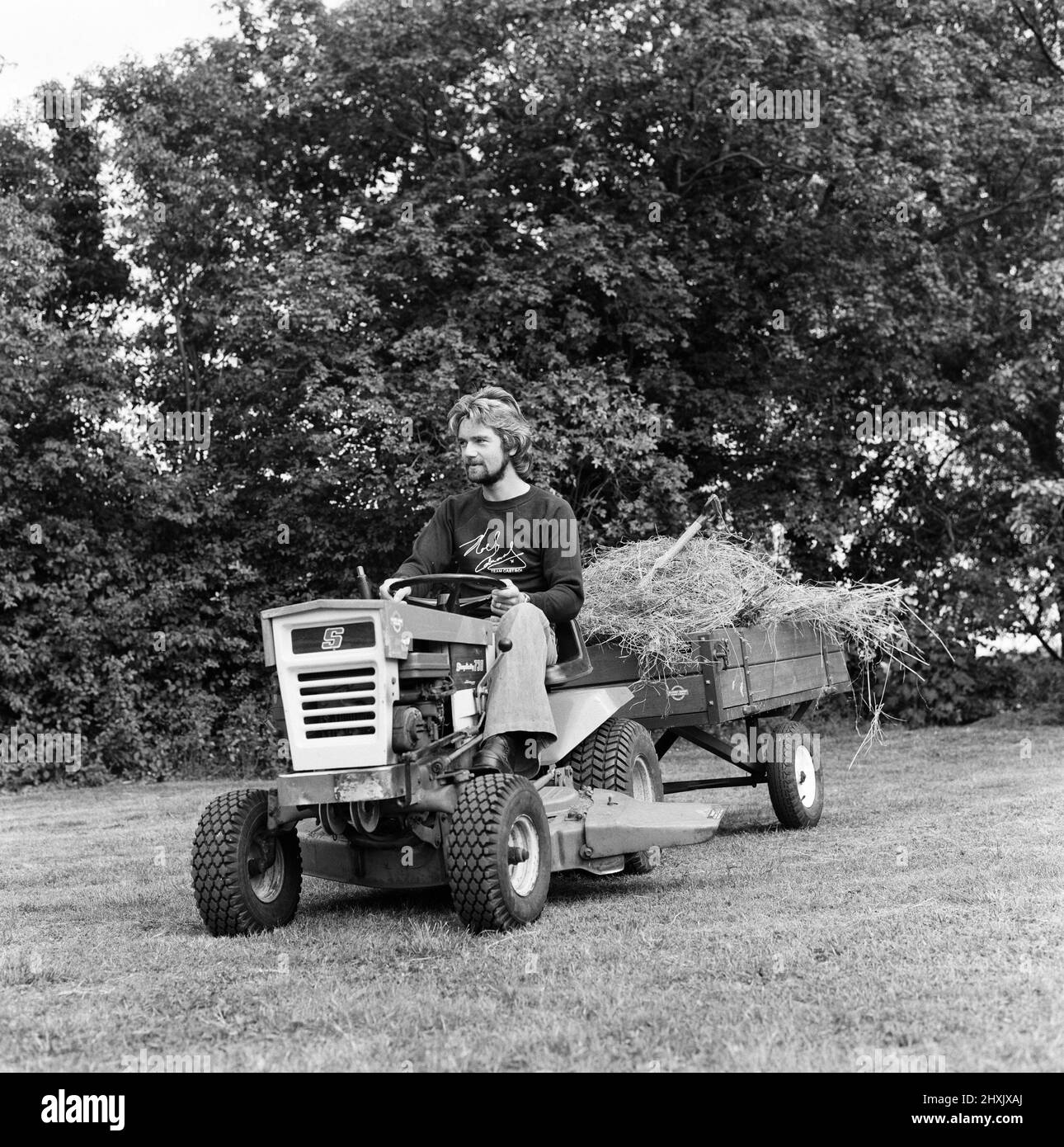 Noel Edmonds pictured at home in Suffolk. 9th August 1976 Stock Photo