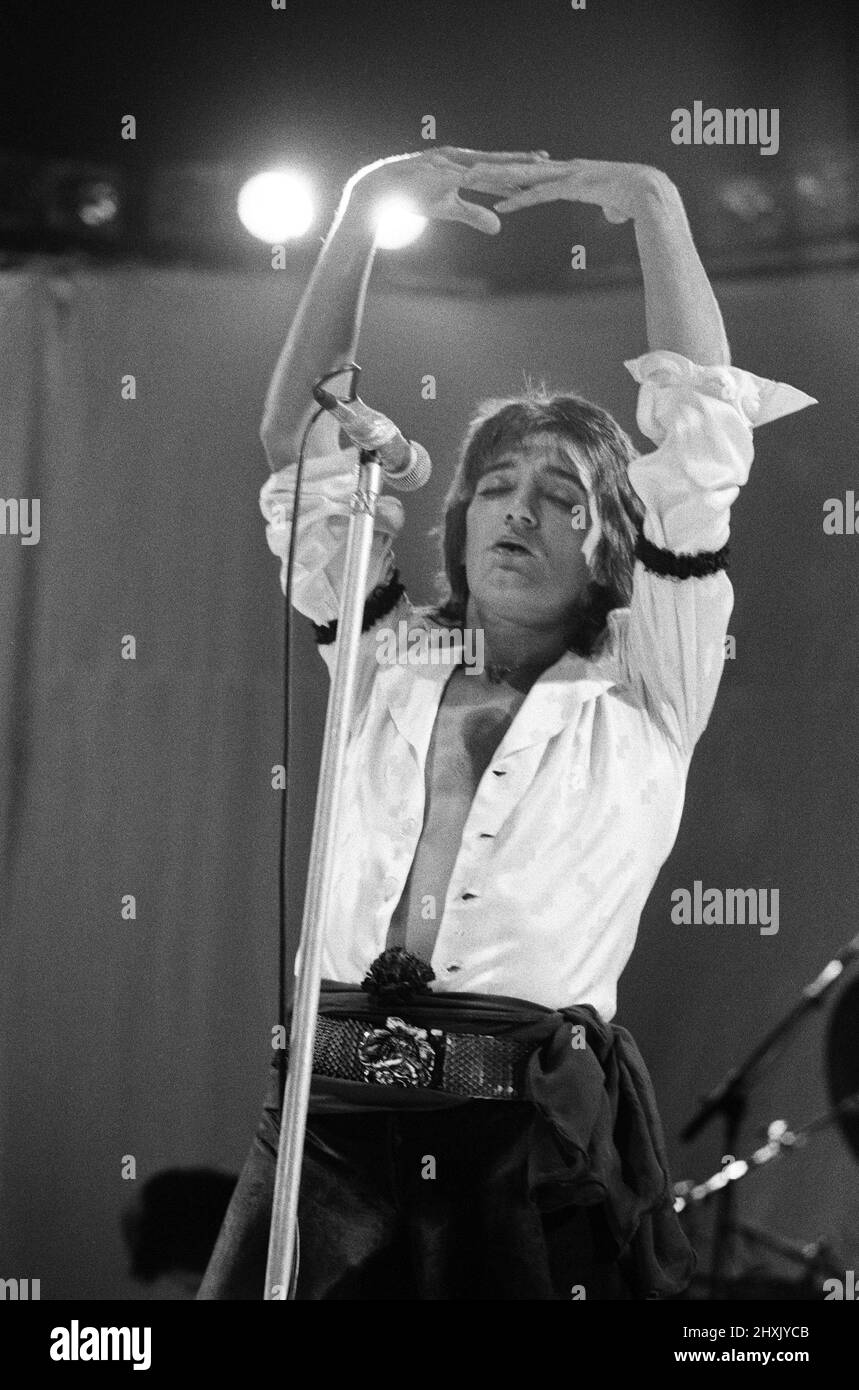 Rod Stewart performing on stage in Helsinki, Finland, during his  European Tour 1976. 9th November 1976. Stock Photo