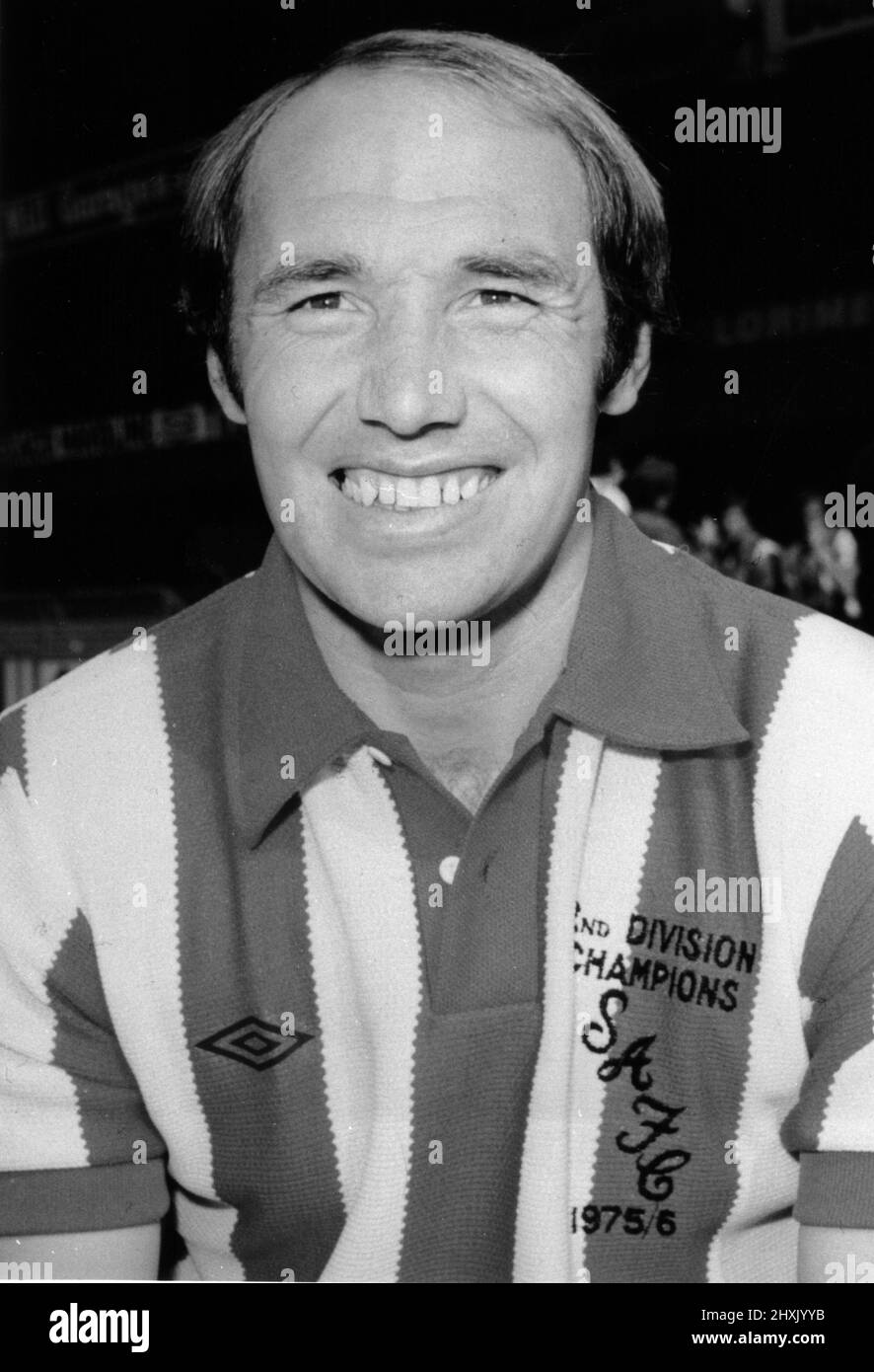 new balance tennis shoes with velcro straps