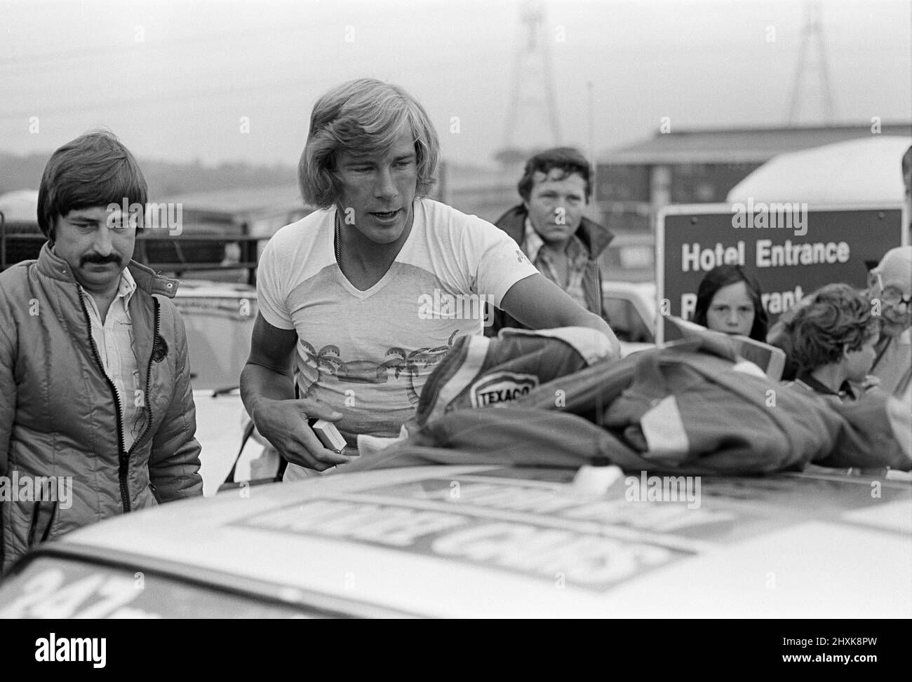 James Hunt, Motor Racing Driver, he is currently taking part in the Texaco Car Rally, Pictured 1st August 1976. Stock Photo