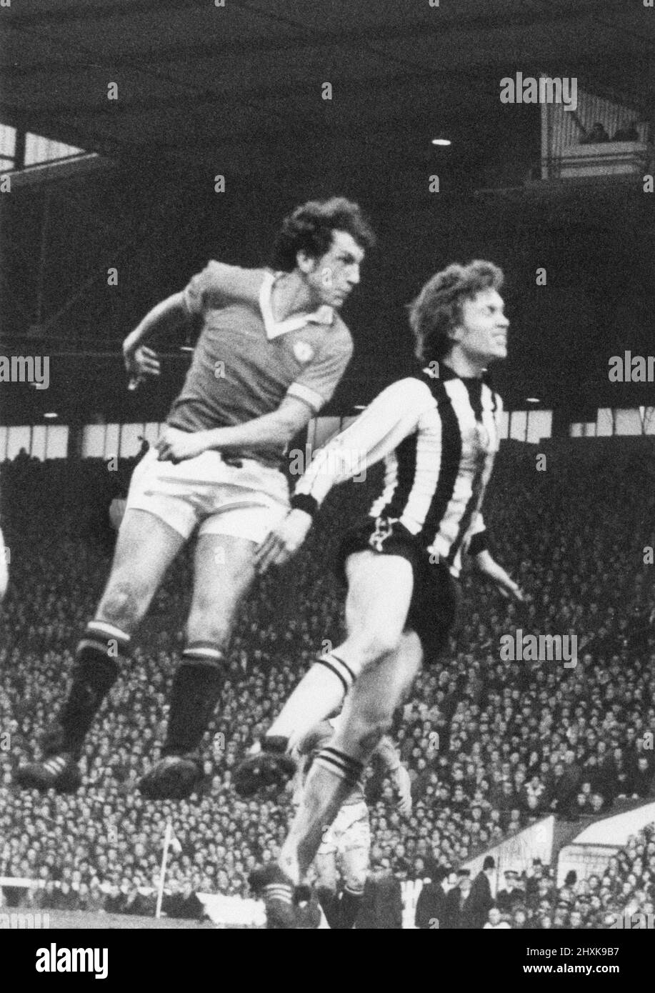 Stewart Houston, Manchester United player in action, Old Trafford, 19th February 1977. Manchester United 3-1 Newcastle. Stock Photo