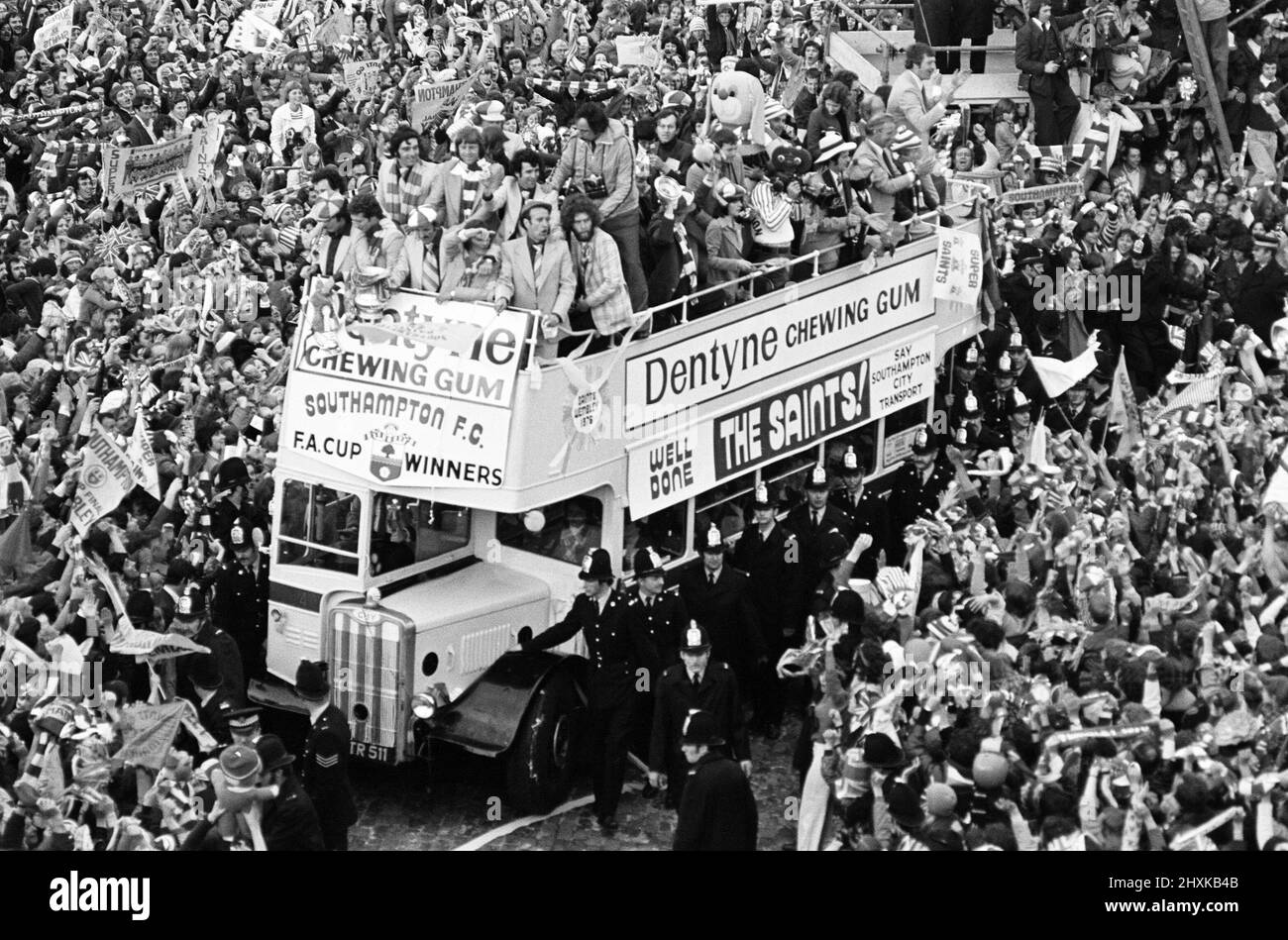 Open Top Parade in Southampton after FA Cup Final Win, Southampton 1-0 ...