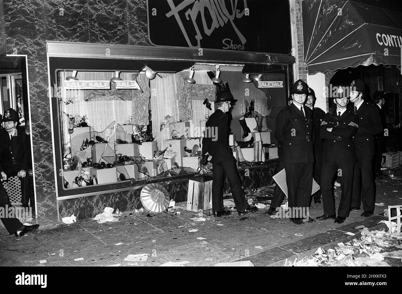 The aftermath of the Notting Hill riots. 30th August 1976 Stock Photo ...