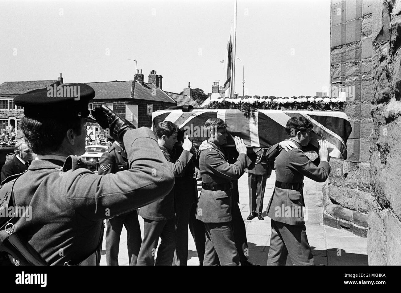 The funeral of Private Richard Turnbull, from Guisborough. Richard was killed on the 29th June 1977 while serving with the 3rd Battalion, Light Infantry in Northern Ireland. The funeral was held in Guisborough. 6th July 1977 Stock Photo