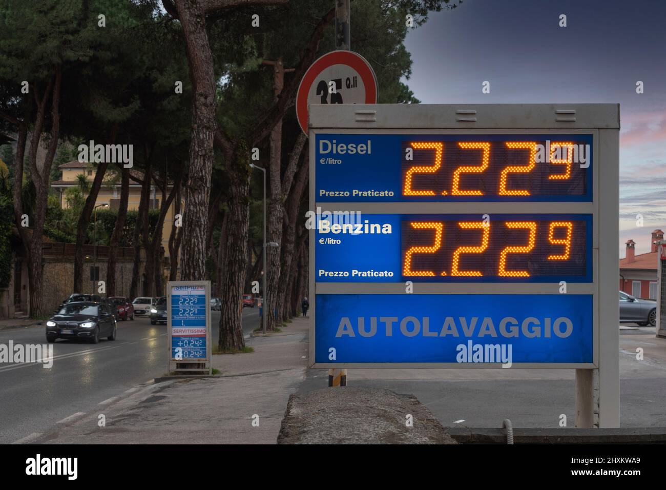 Diesel Prices Soar Past €3 a Liter in Italy Diesel Prices Soar Past €3 a Liter in Italy