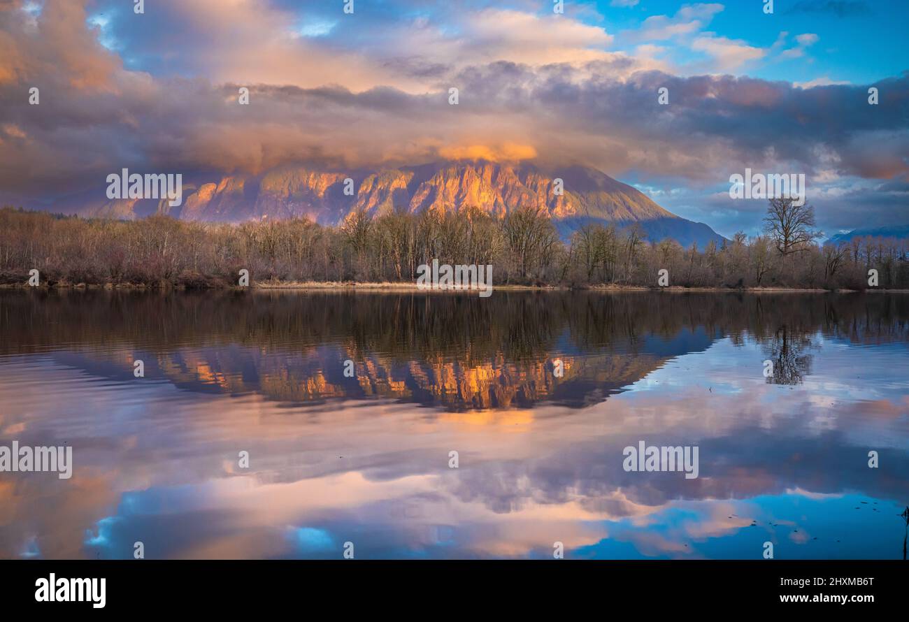 Mount Si is a mountain in the northwest United States, east of Seattle, Washington. Stock Photo