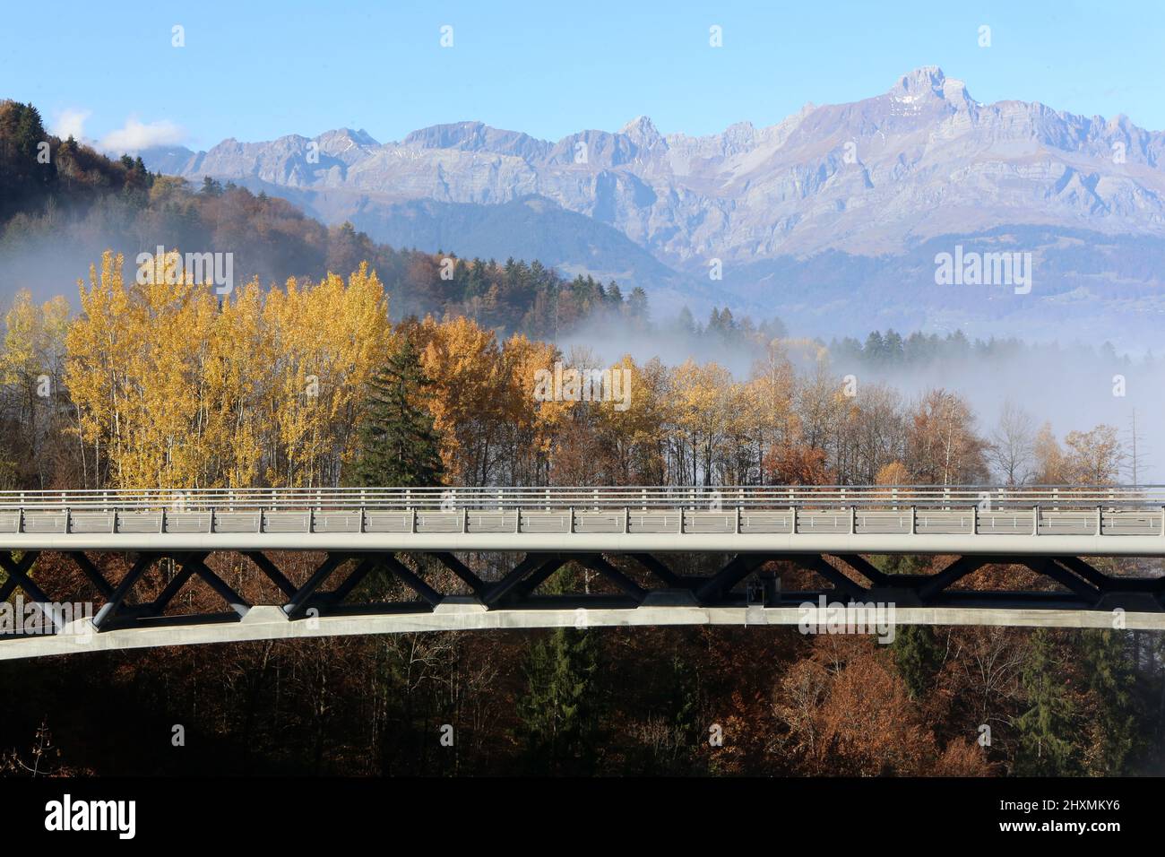 Pont de contournement. Chaine des Arravis. Haute-Savoie. Auvergne-Rhône-Alpes. France. Stock Photo