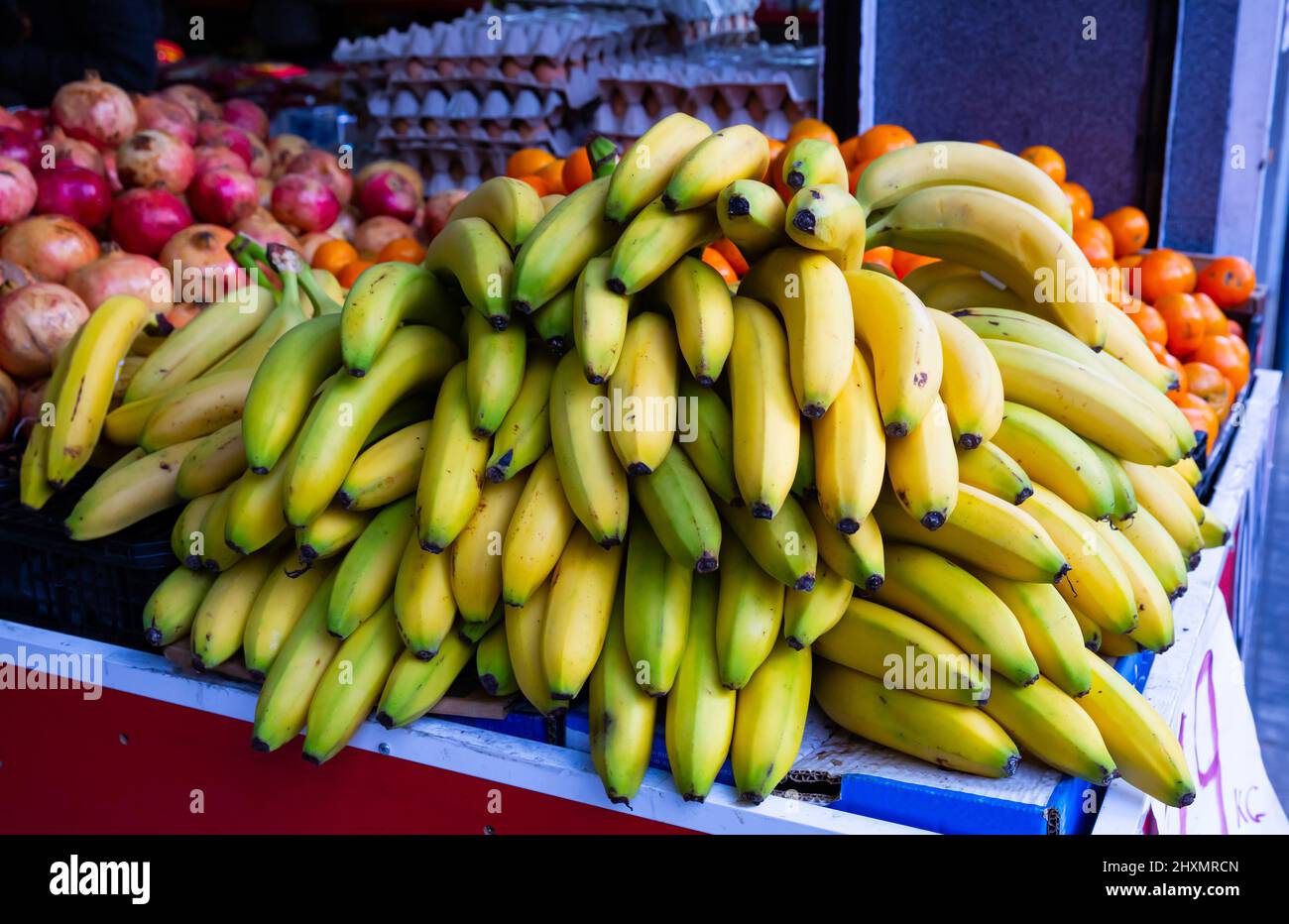 Fresh Bananas On The Counter In Supermarket, Nobody Stock Photo - Alamy