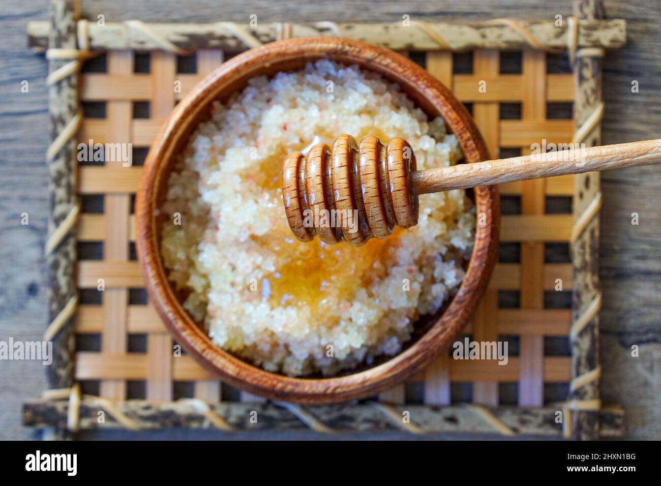 DIY epsom salt face scrub with honey and epsom salt Stock Photo Alamy