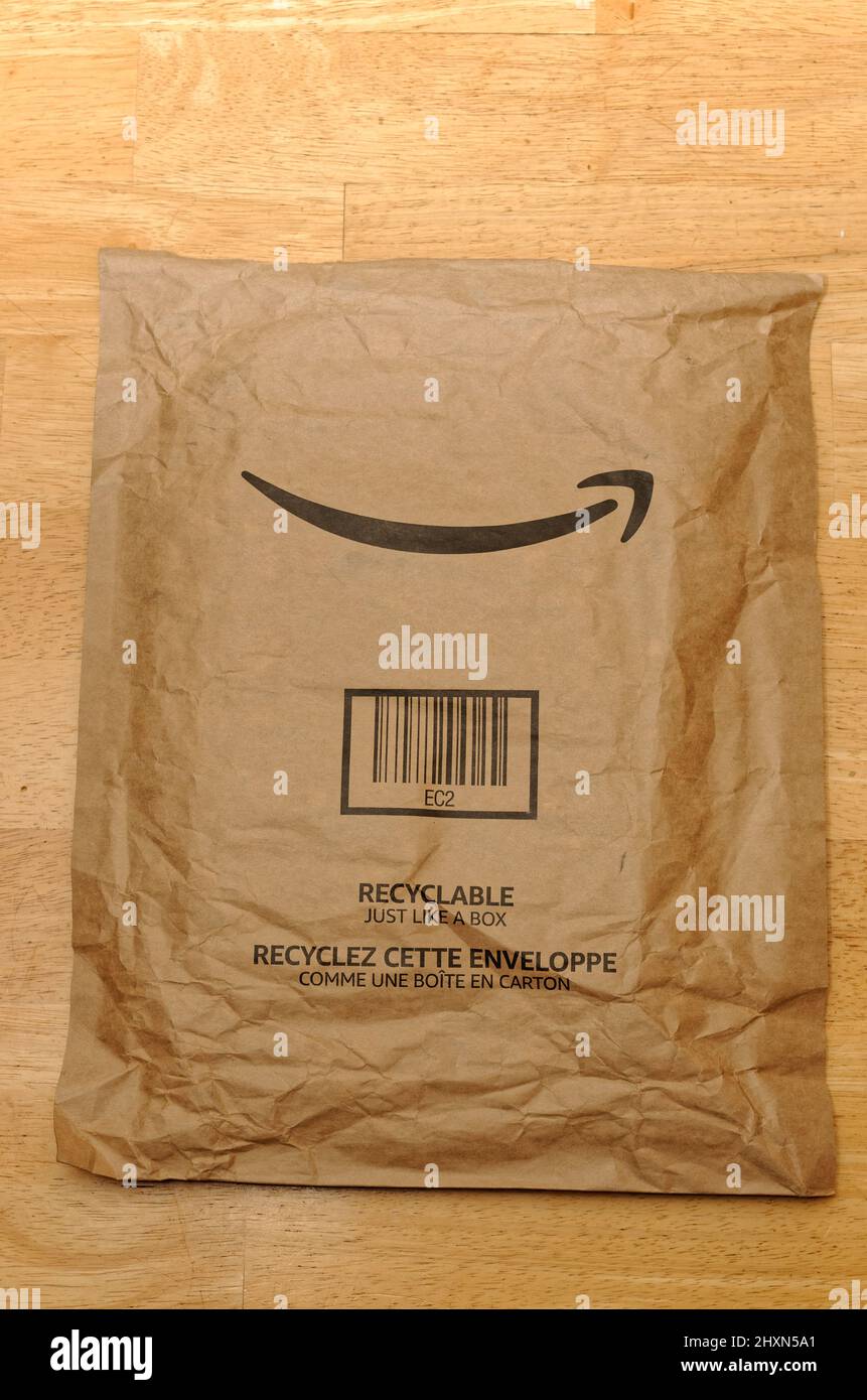 Amazon shopping bag hi-res stock photography and images - Alamy